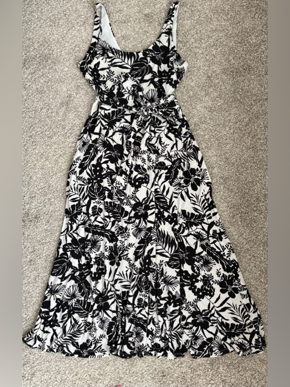 Black & White Sleeveless Floral Midi Dress